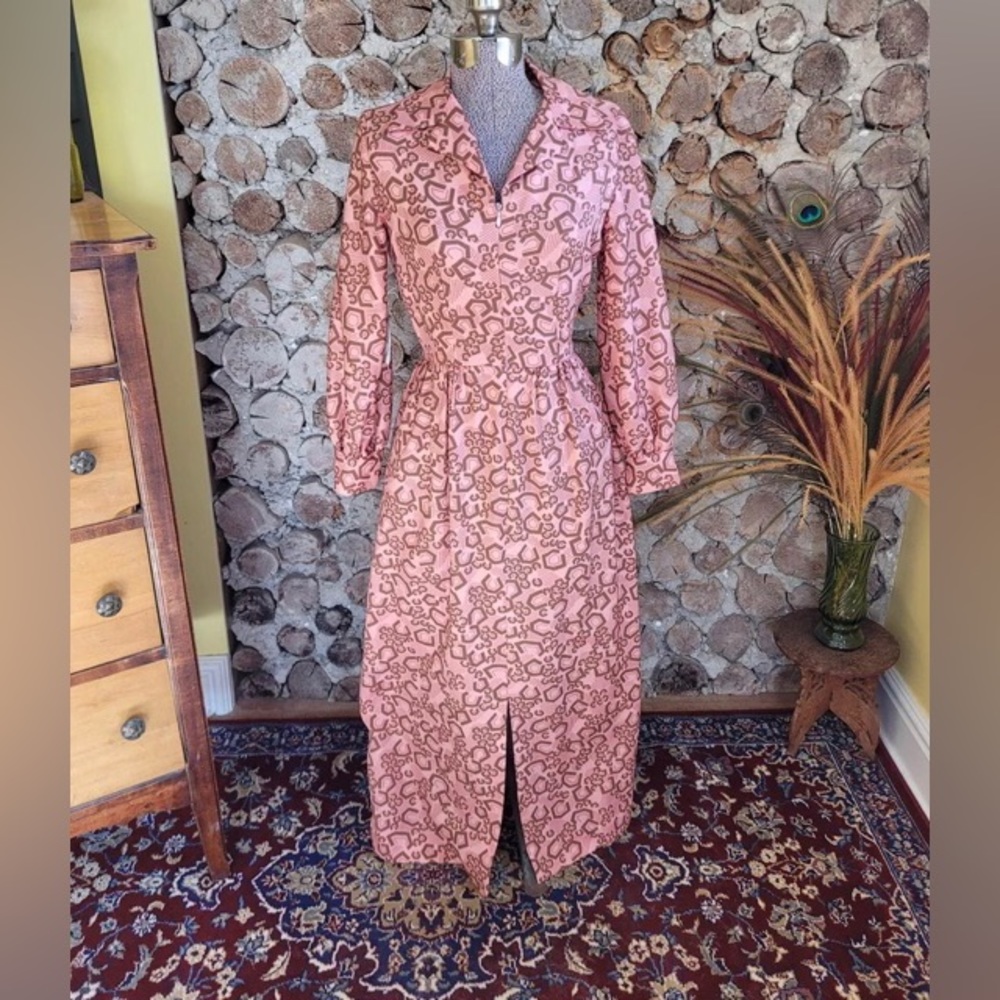 Vintage 1970s Day Dress, Pink patterned polyester midi. US 4